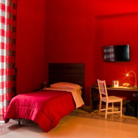 Holiday Naples Art Rooms Екстериор снимка