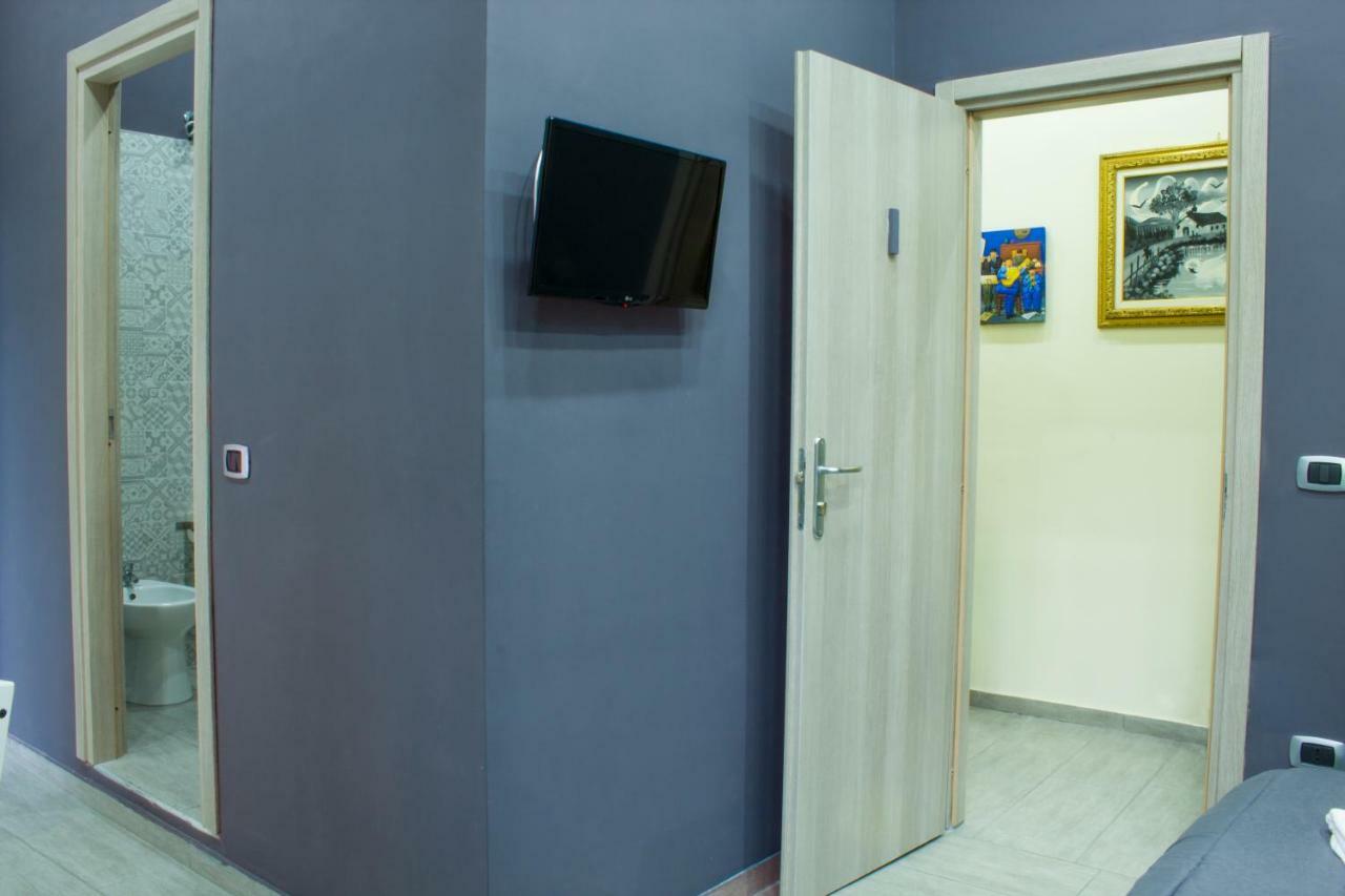 Holiday Naples Art Rooms Екстериор снимка