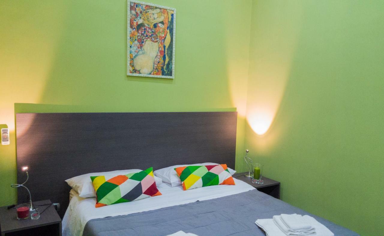 Holiday Naples Art Rooms Екстериор снимка