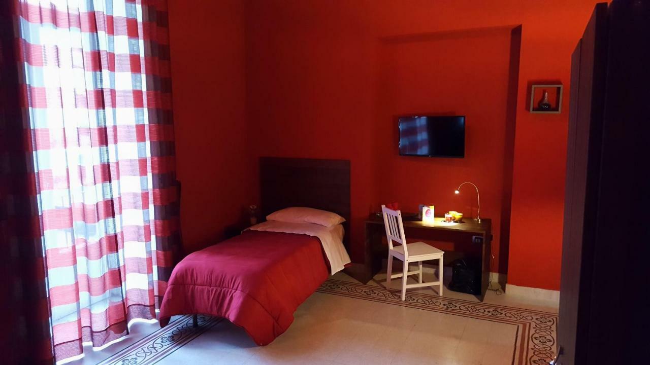 Holiday Naples Art Rooms Екстериор снимка