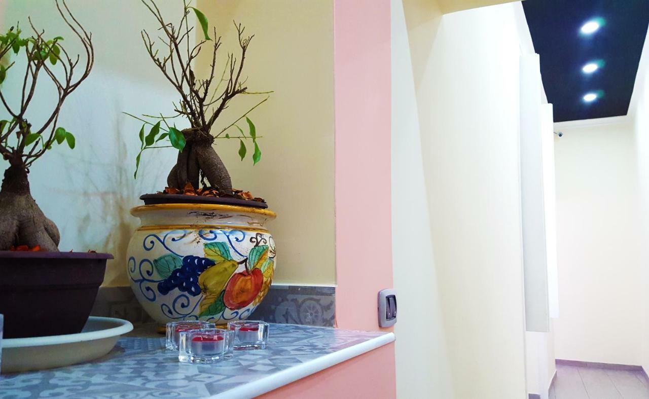 Holiday Naples Art Rooms Екстериор снимка