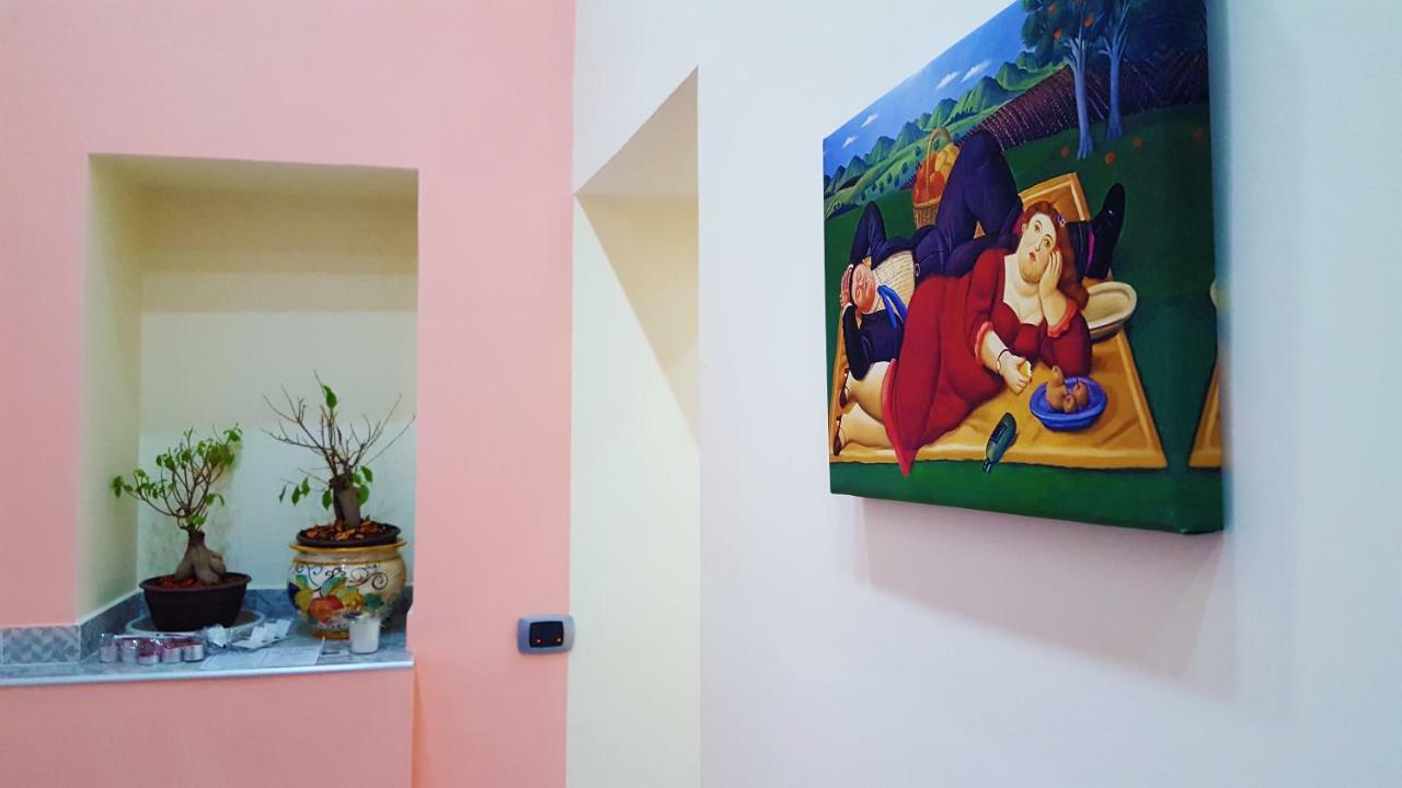 Holiday Naples Art Rooms Екстериор снимка