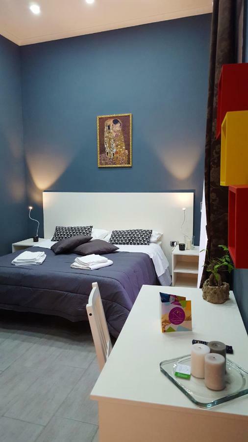 Holiday Naples Art Rooms Екстериор снимка